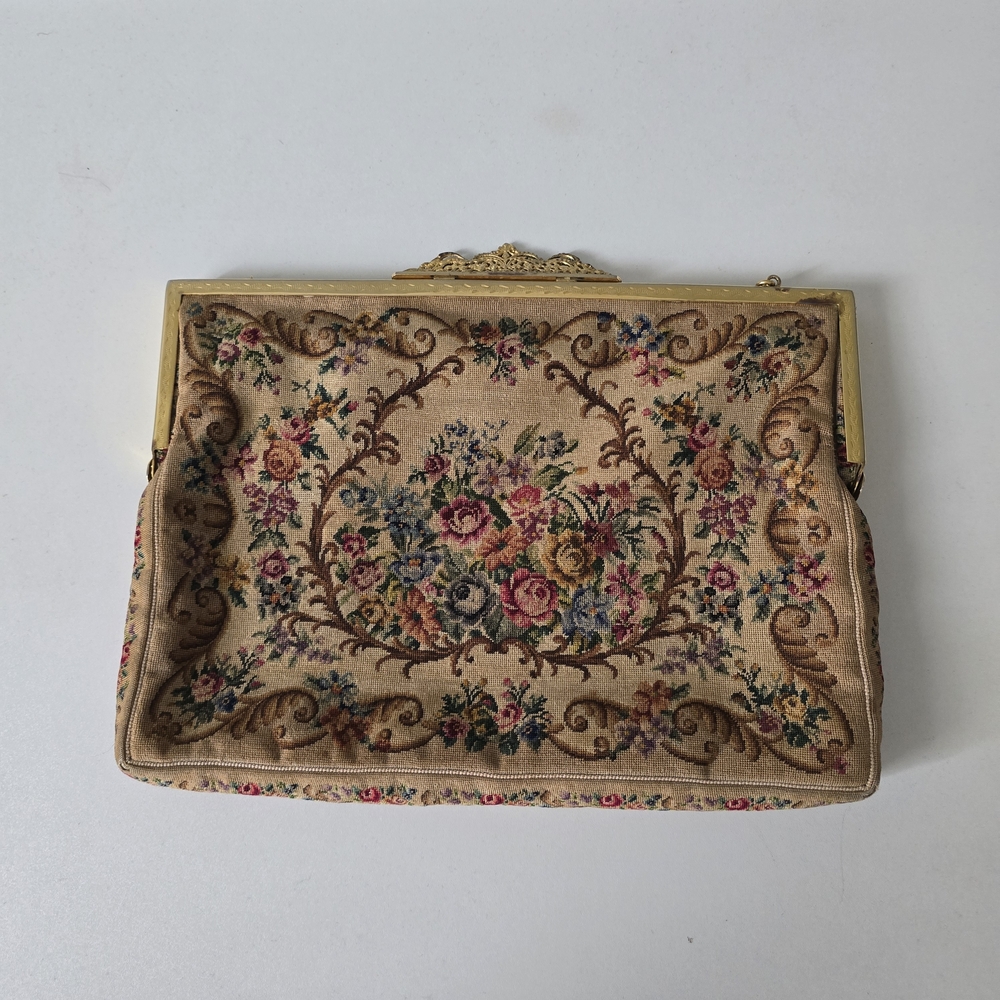 Elegant Floral Petit Point Clutch Gold Metal Clasp Chain Strap